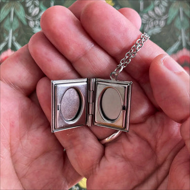 Harry Potter & The Chamber of Secrets Book Locket