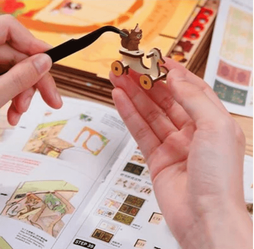 DIY Book Nook Kit: Mole's Apartment with Dust Cover - Ziya Blue