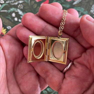 Journey to Narnia: Aslan Book Locket - Ziya Blue